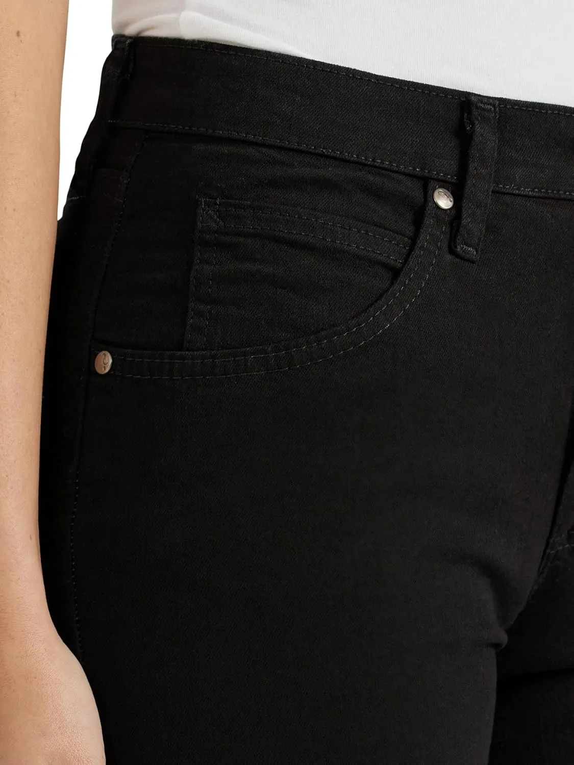 Riders by Lee Indigo womens Classic Fit Straight Leg Jean